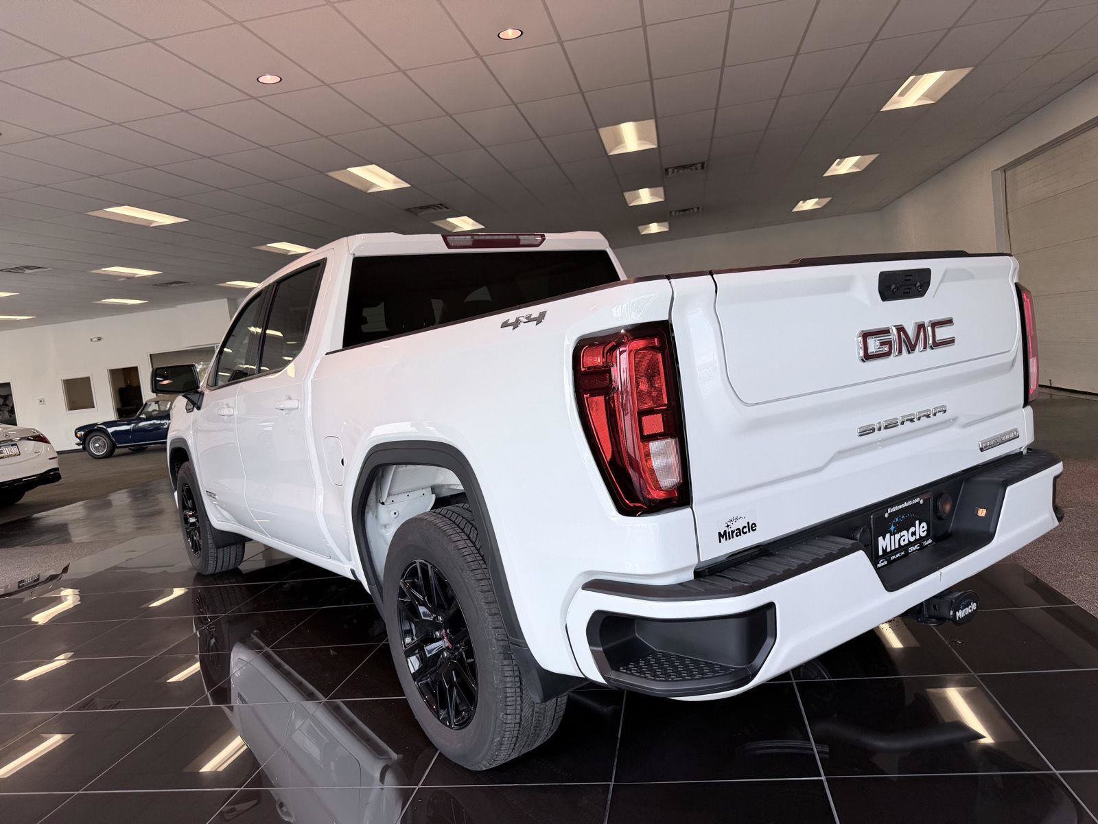 Used 2023 GMC Sierra 1500 Elevation AWD/4WD image 5