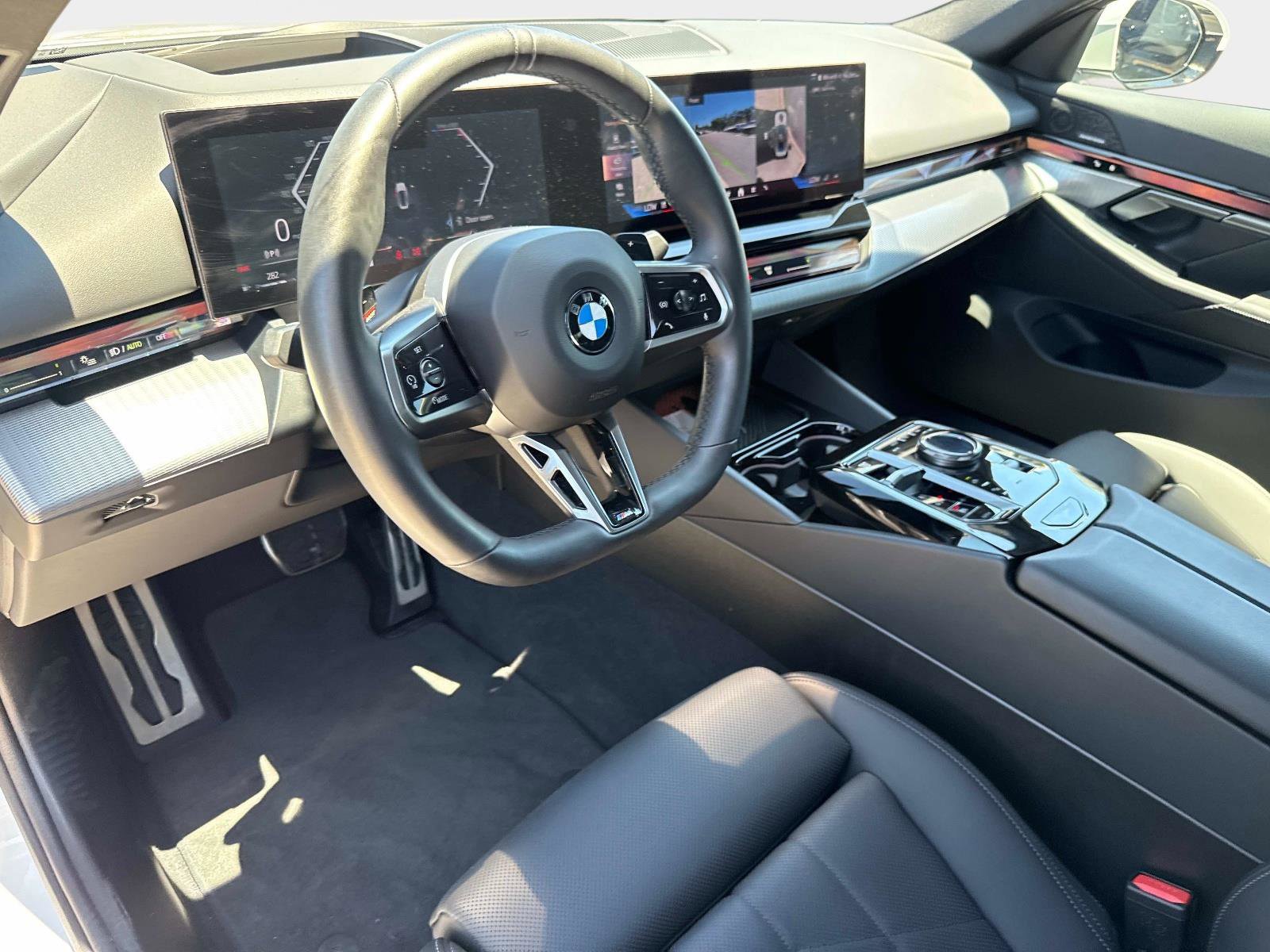 Used 2024 BMW 540i xDrive w/ Premium Package AWD/4WD image 21