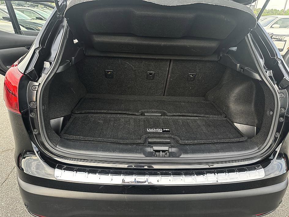 Used 2019 Nissan Rogue Sport SV w/ All-Weather Package image 12