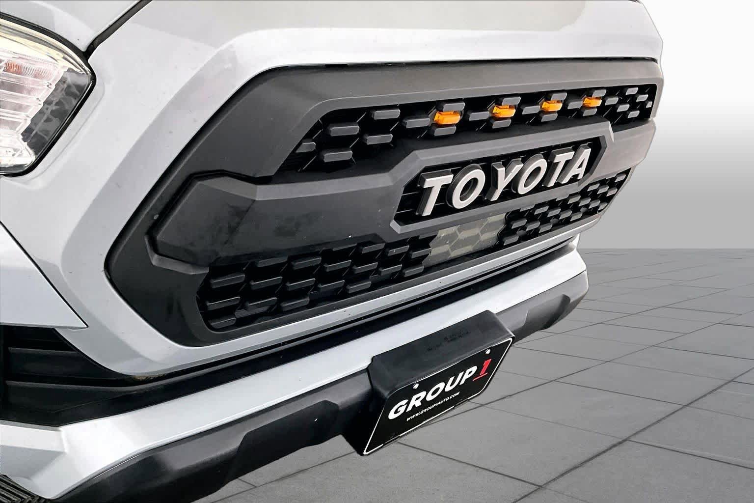 Used 2019 Toyota Tacoma TRD Off-Road AWD/4WD image 27
