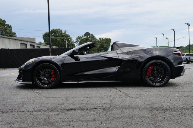 Used 2024 Chevrolet Corvette Z06 w/ Stealth Interior Trim Package RWD image 16