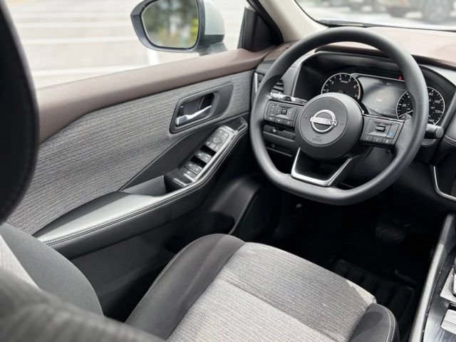 Used 2023 Nissan Rogue SV AWD/4WD image 32