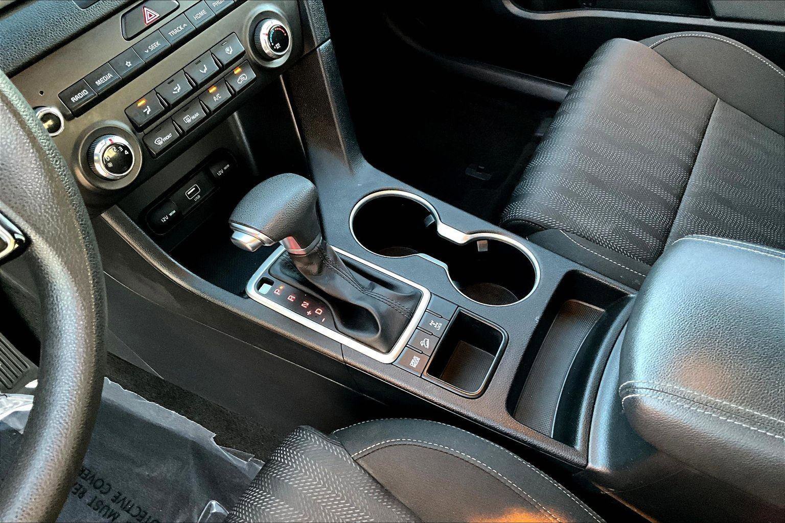 Used 2021 Kia Sportage LX image 15