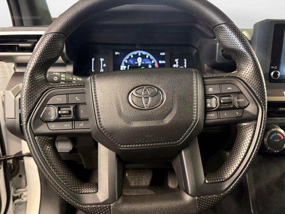 Certified 2025 Toyota Tacoma SR5 AWD/4WD image 13