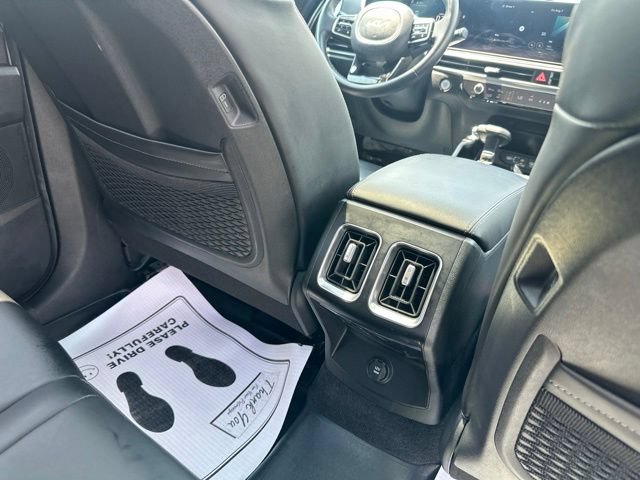 Used 2025 Kia Sorento S w/ Panoramic Sunroof Package FWD image 13