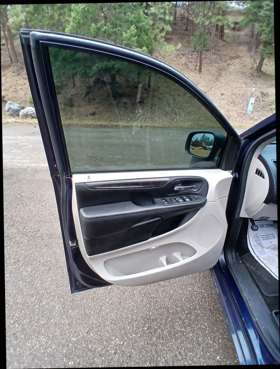 Used 2014 Dodge Grand Caravan SE w/ Quick Order Package 29E SE image 7