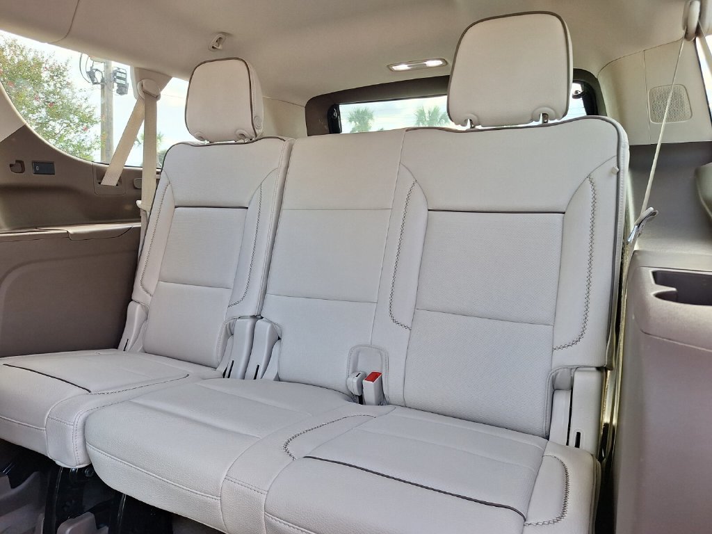 Used 2023 GMC Yukon XL Denali w/ Denali Reserve Package RWD image 13