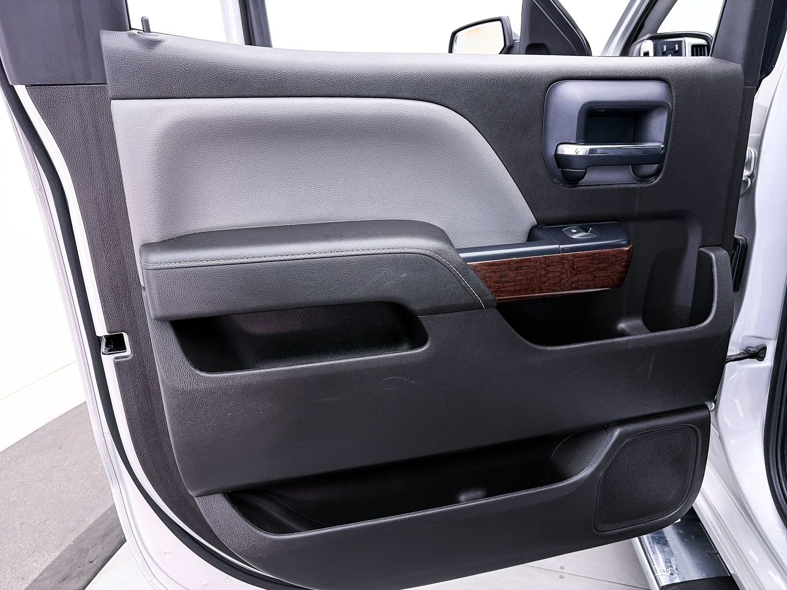 Used 2018 GMC Sierra 1500 SLT AWD/4WD image 29