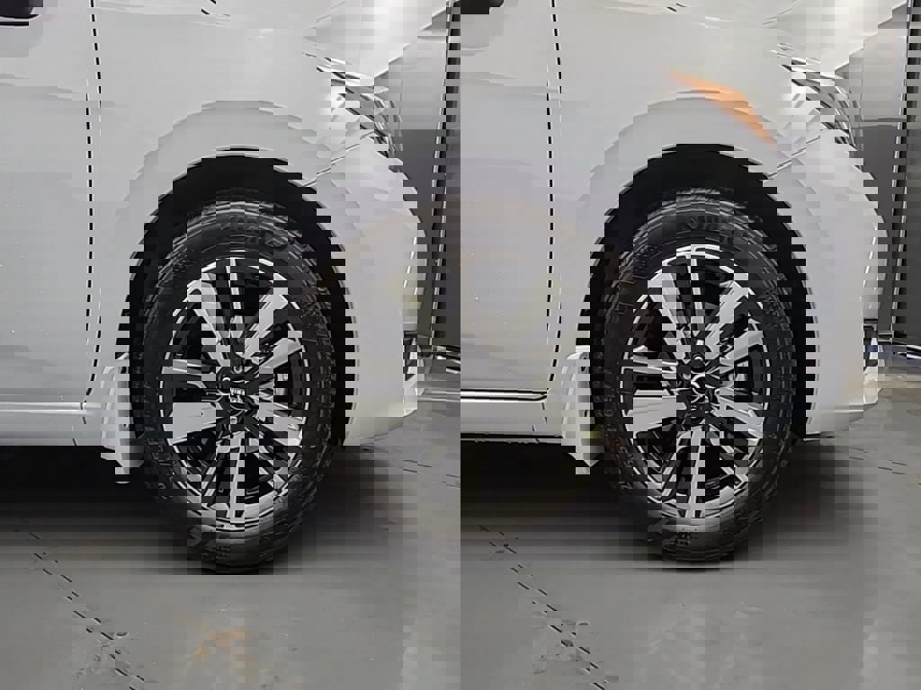 New 2025 Nissan Versa SV w/ Trunk Package image 10