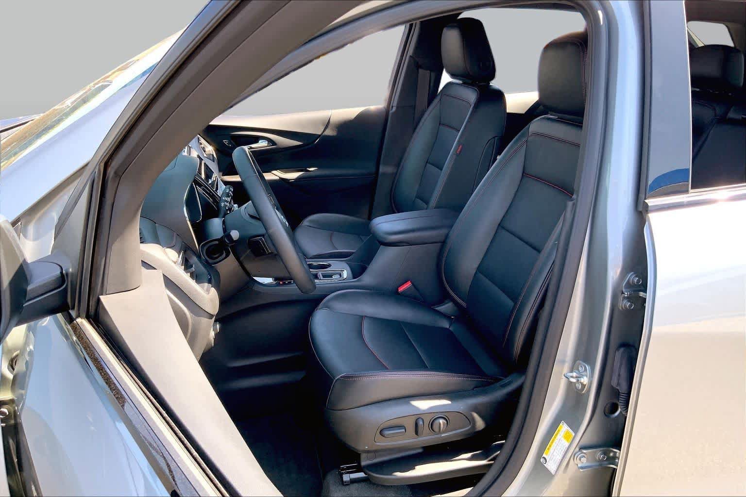 Used 2024 Chevrolet Equinox RS w/ RS Leather Package FWD image 8