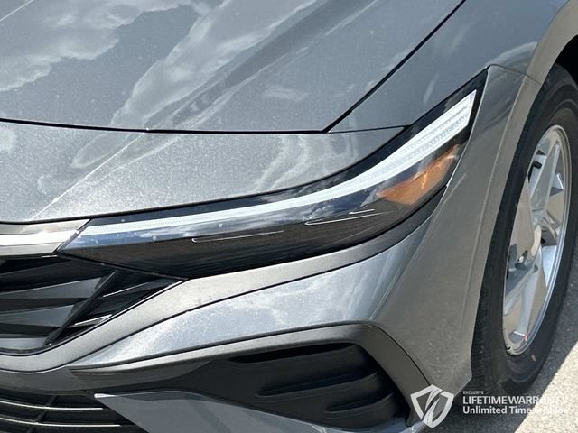 New 2026 Hyundai Elantra SE FWD image 9