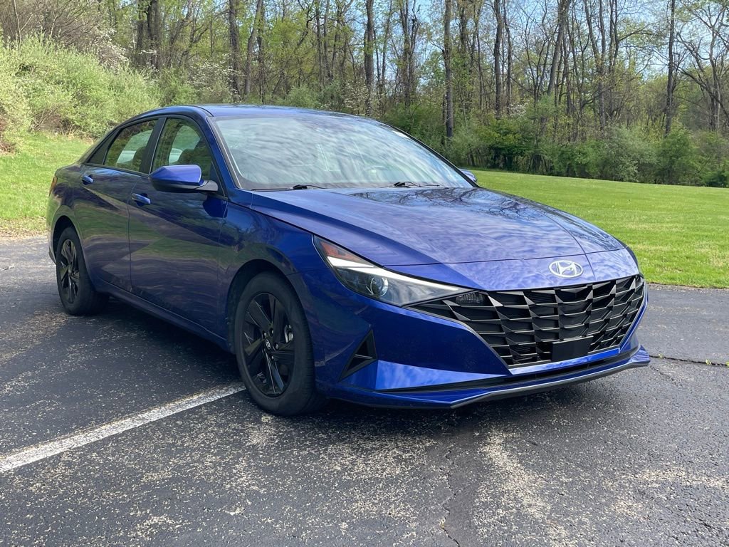 Used 2022 Hyundai Elantra SEL w/ Convenience Package FWD image 1