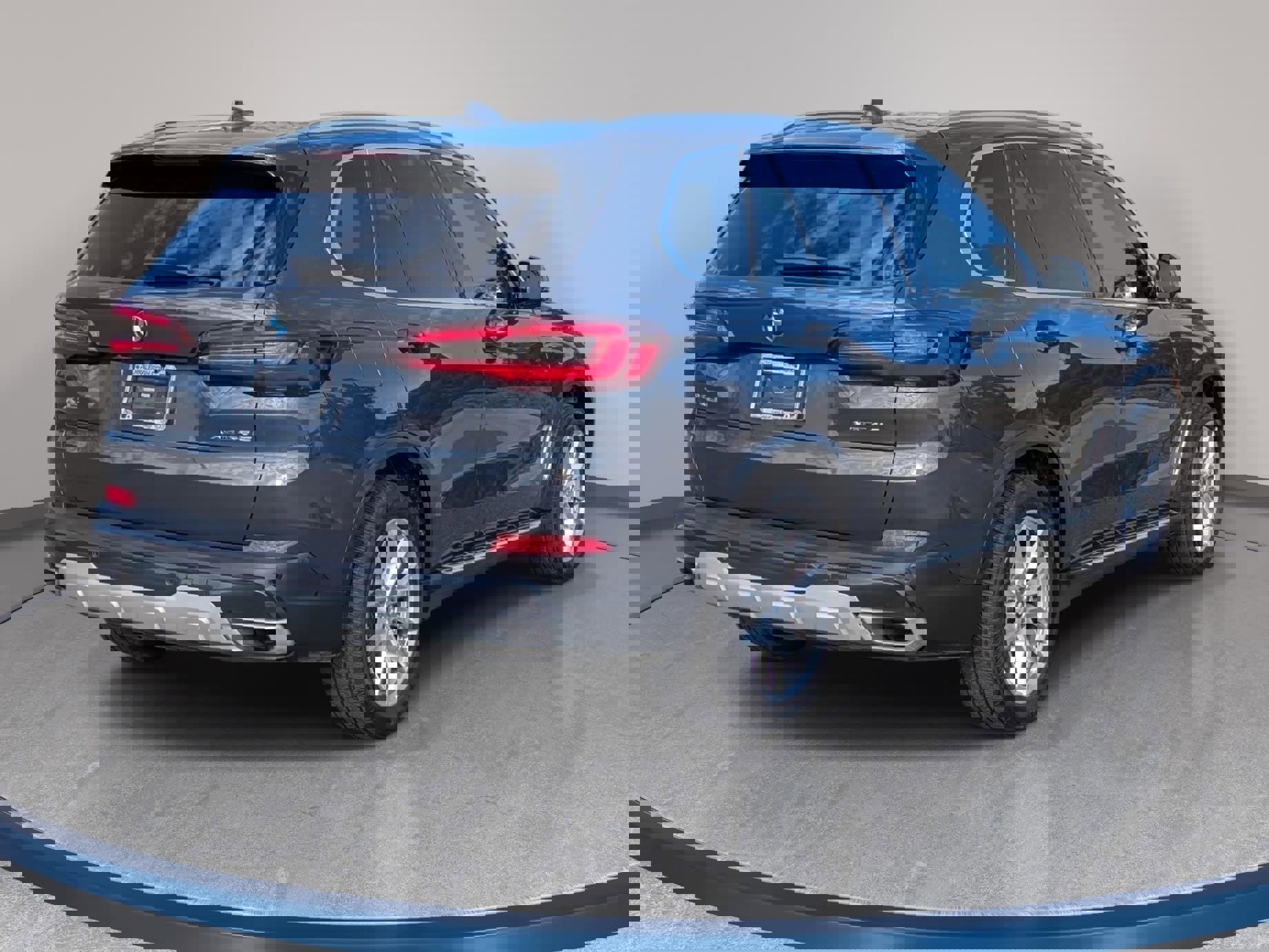 Used 2021 BMW X5 xDrive45e w/ Premium Package image 5