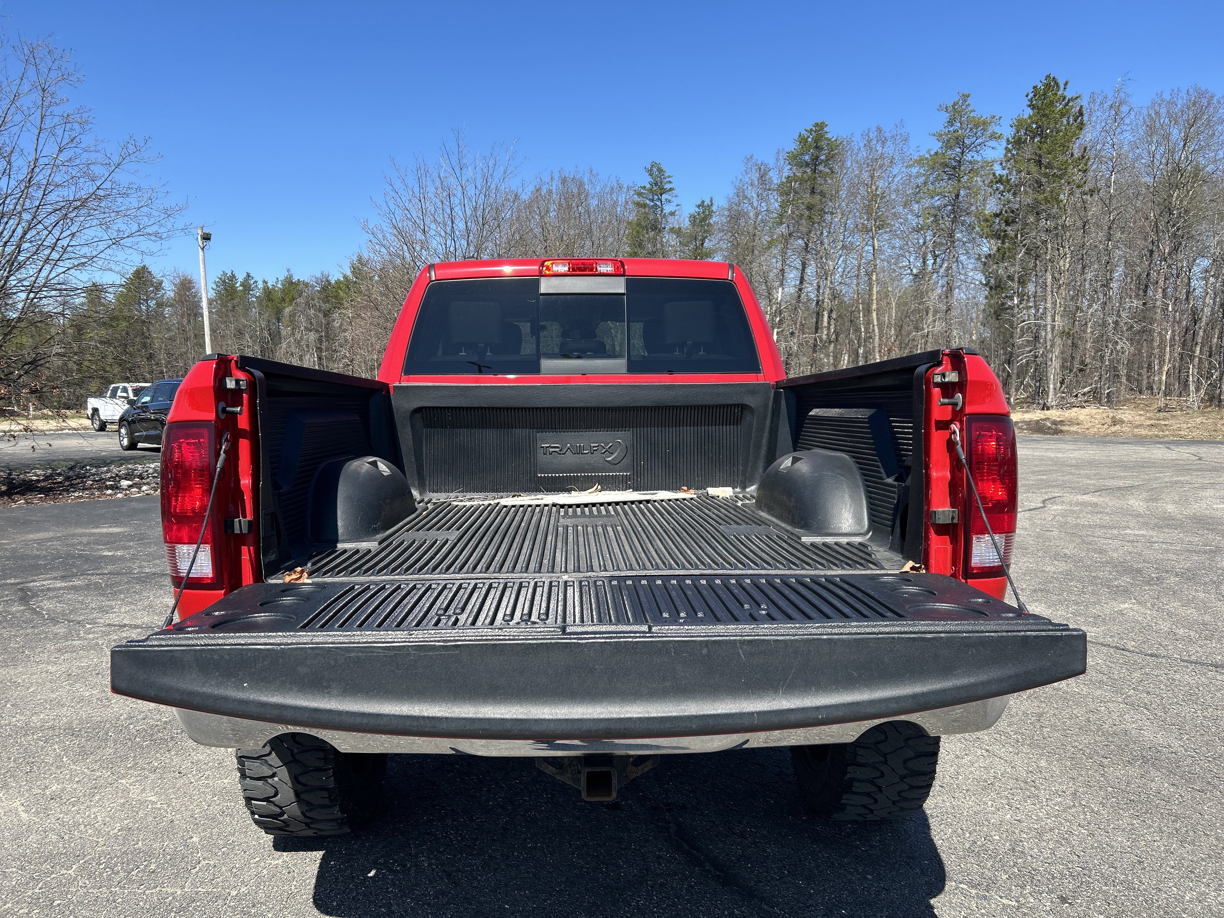 Used 2019 RAM 1500 Classic SLT AWD/4WD image 12