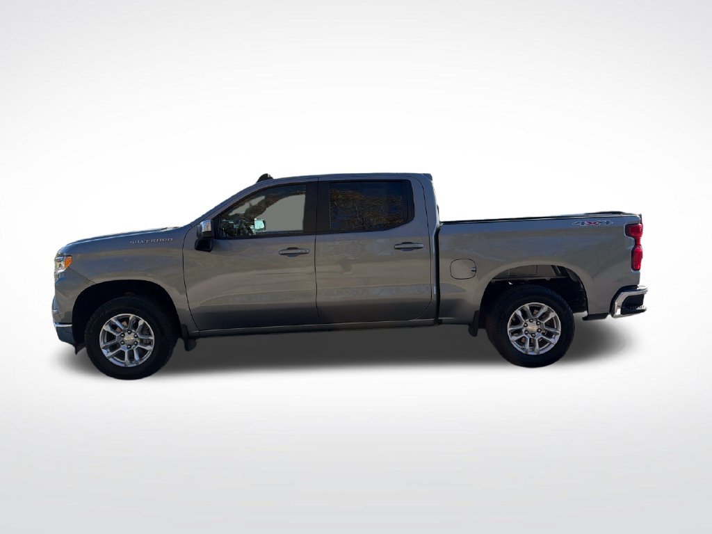 Used 2023 Chevrolet Silverado 1500 LT AWD/4WD image 2