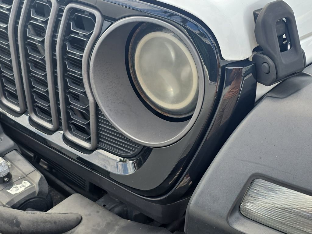 Used 2020 Jeep Gladiator Sport w/ Quick Order Package 24S image 5