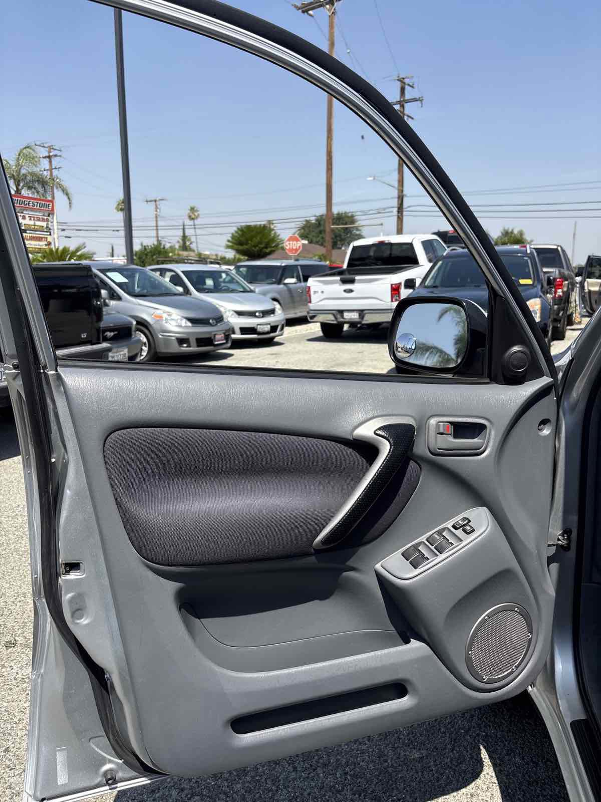Used 2001 Toyota RAV4 2WD image 6