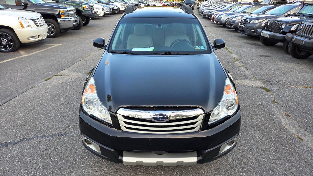 Used 2010 Subaru Outback 2.5i Limited AWD/4WD image 3