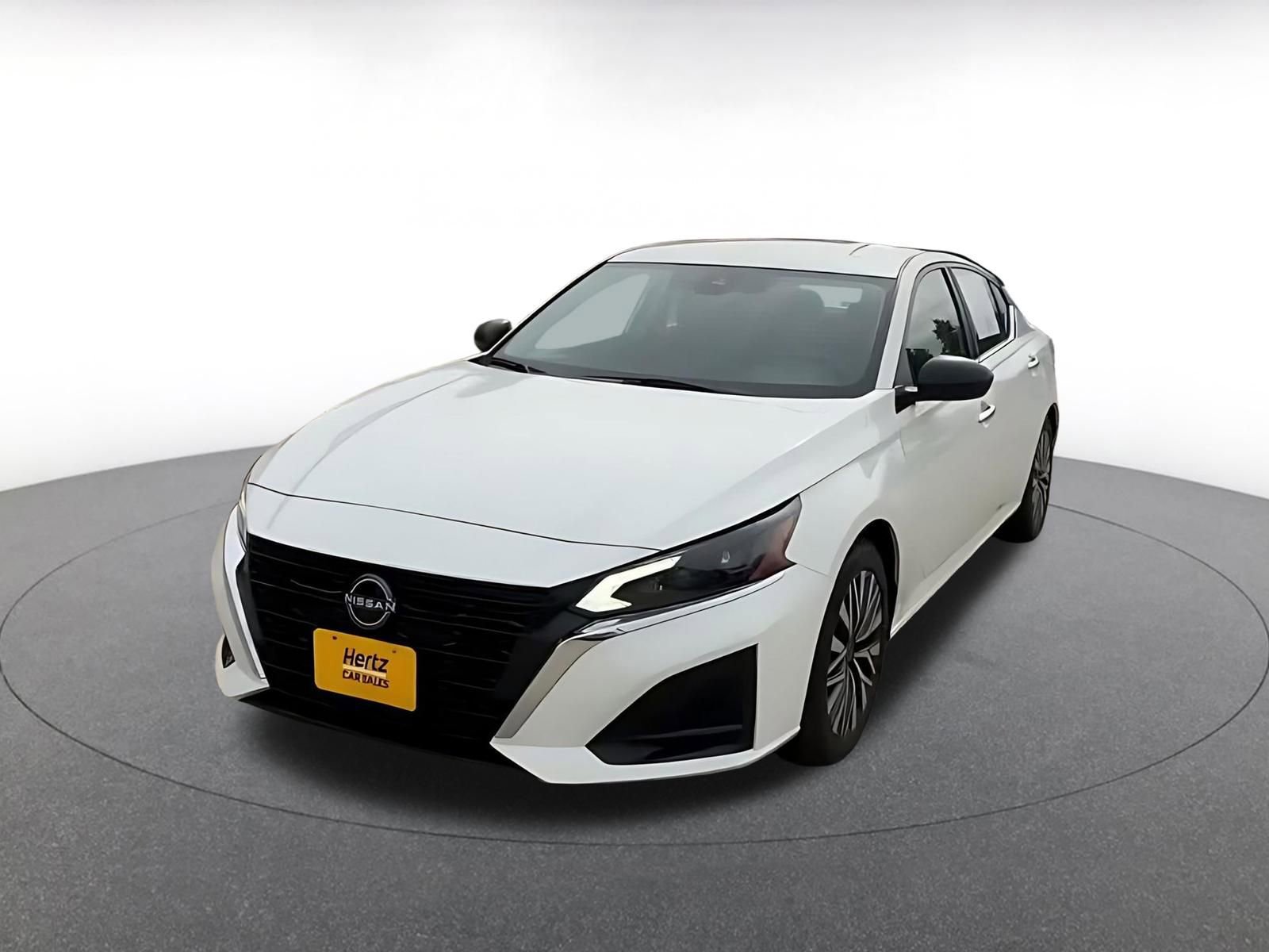 Used 2025 Nissan Altima 2.5 SV FWD image 7