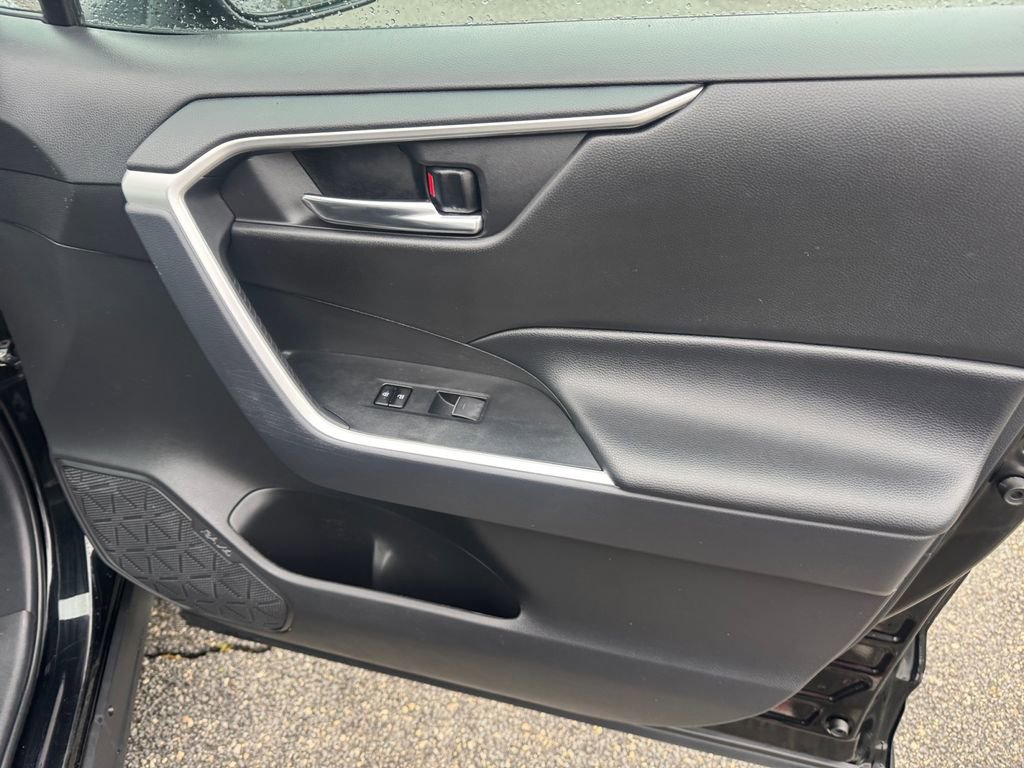Used 2024 Toyota RAV4 XLE image 17