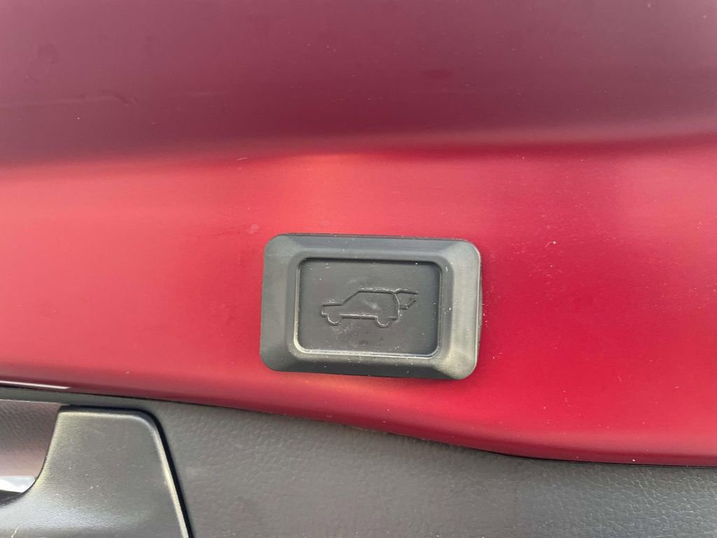 Used 2025 Toyota RAV4 XLE Premium image 49