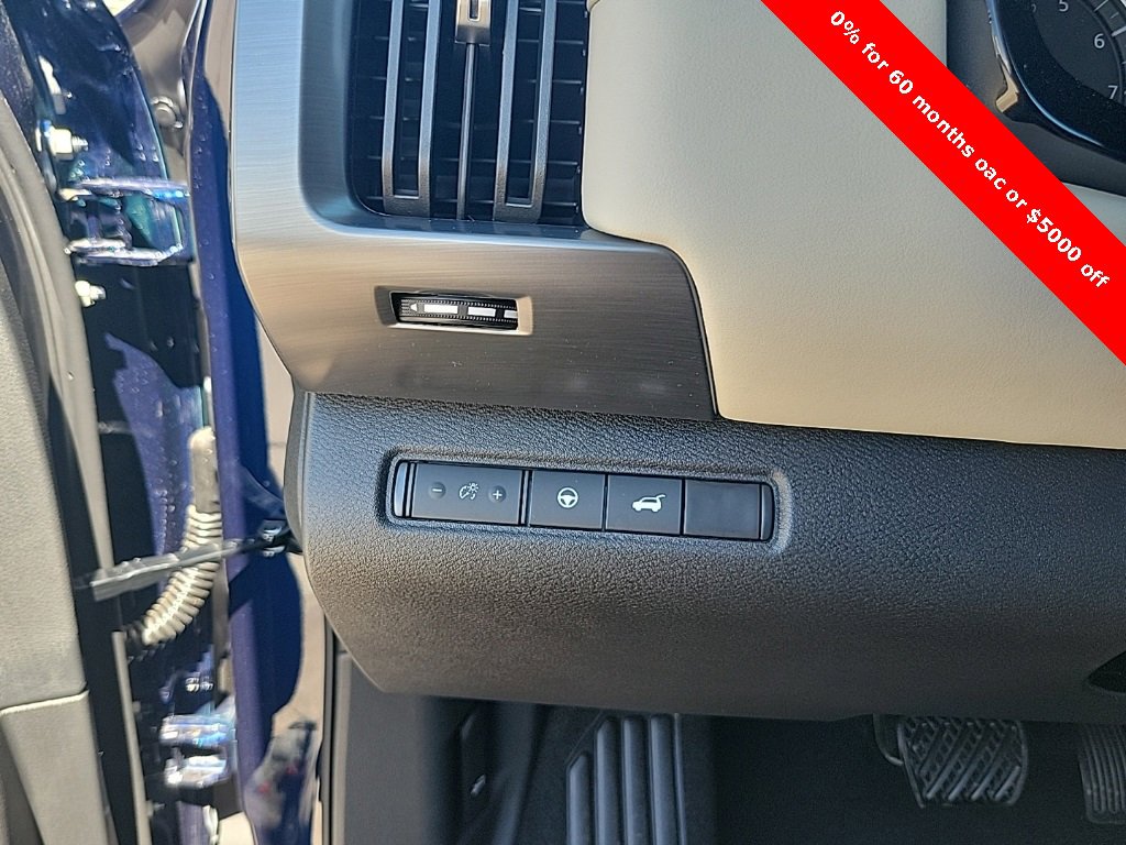 New 2025 Nissan Pathfinder SL w/ SL Premium Package image 21