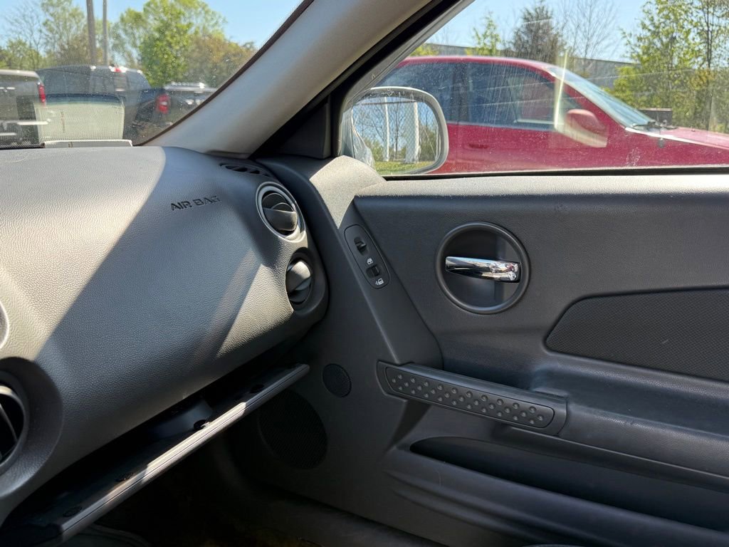 Used 2004 Pontiac Grand Prix GT2 w/ Leather Trim Pkg image 19