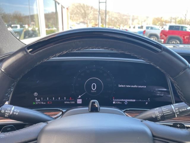 Used 2024 Cadillac Escalade Premium Luxury image 25