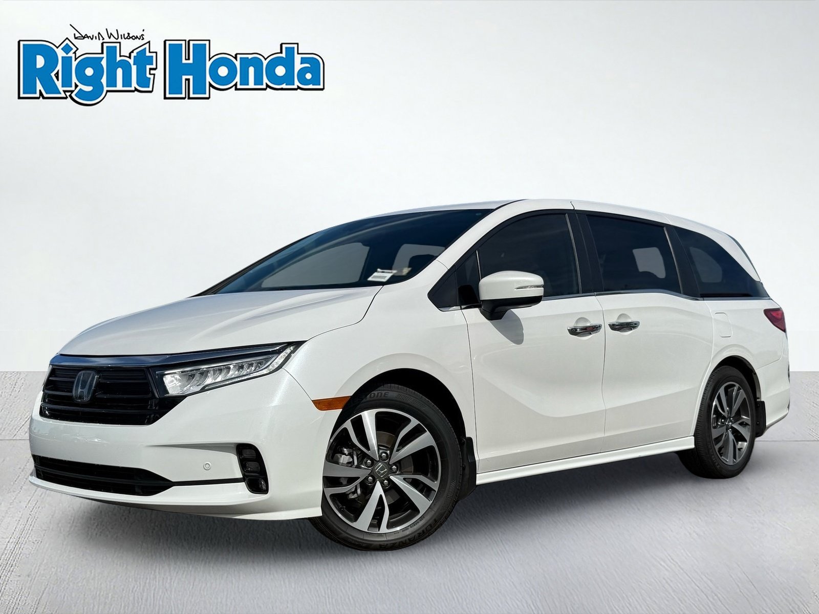 Used 2024 Honda Odyssey Touring image 2