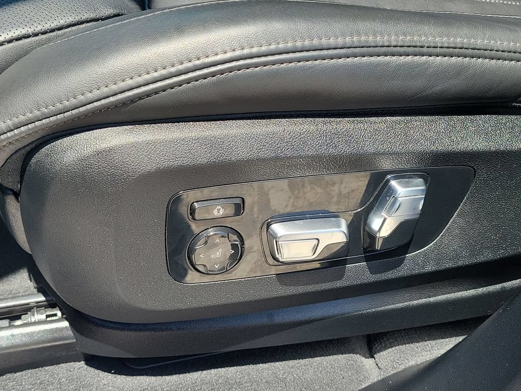 Used 2026 BMW X7 xDrive40i AWD/4WD image 23