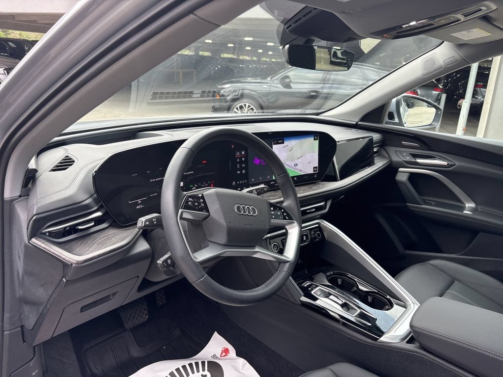 Certified 2025 Audi Q5 Premium Plus w/ Premium Plus AWD/4WD image 10