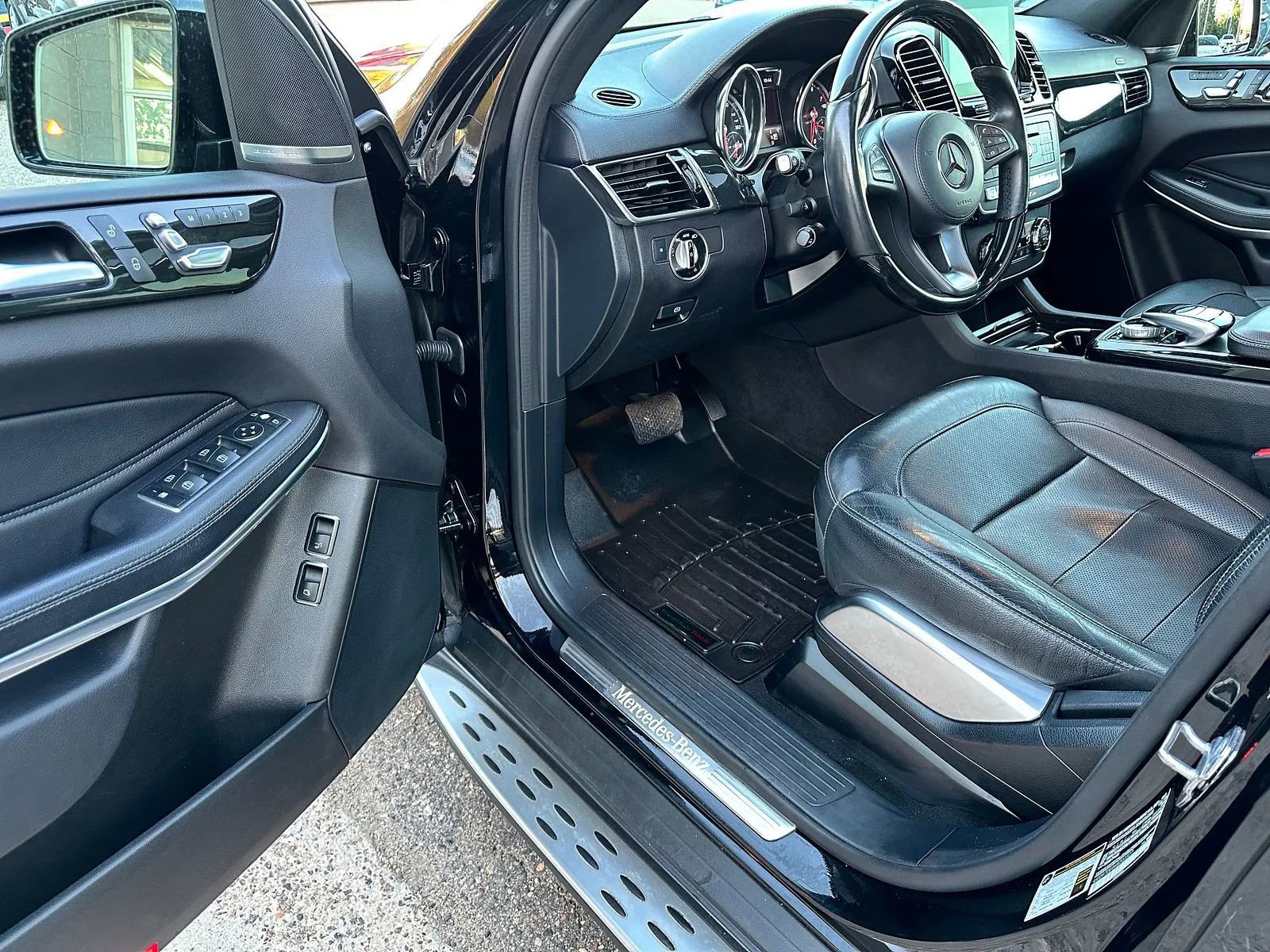 Used 2019 Mercedes-Benz GLS 550 4MATIC w/ Driver Assistance Package image 9