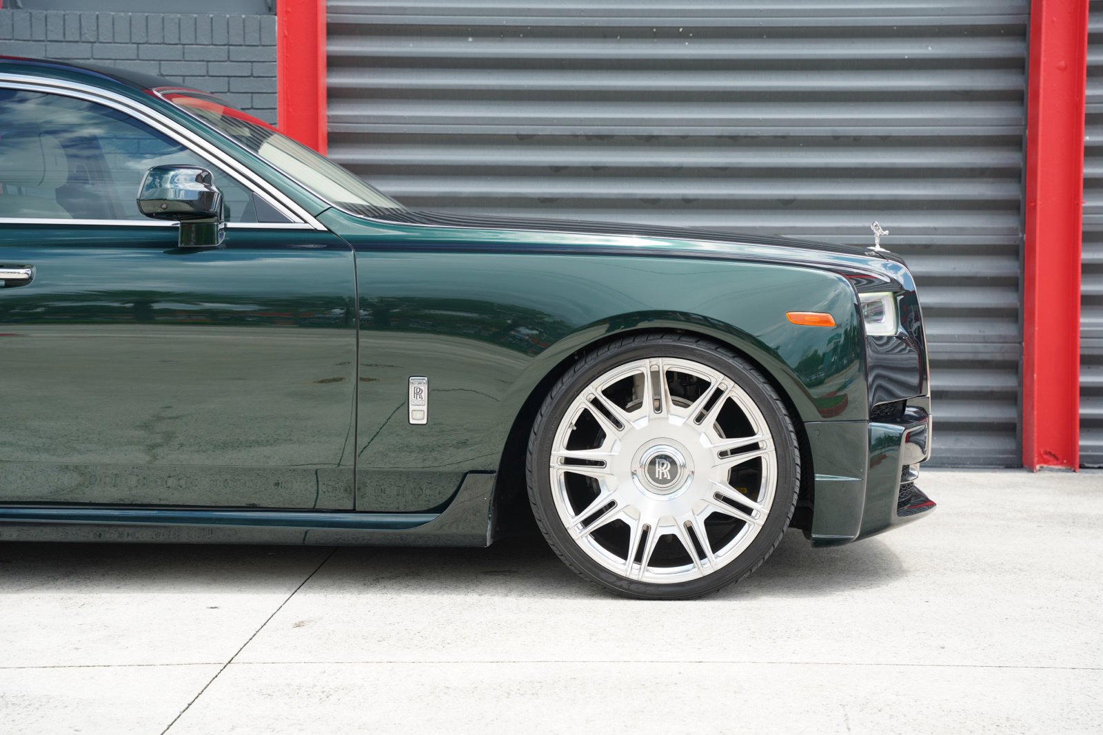 Used 2022 Rolls-Royce Phantom Sedan RWD image 12
