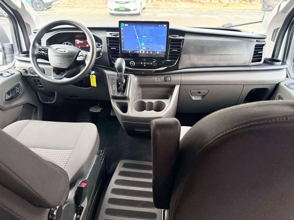 Used 2024 Ford Transit 350 XLT image 3