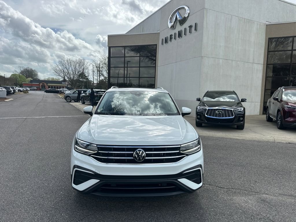 Used 2022 Volkswagen Tiguan SE image 3