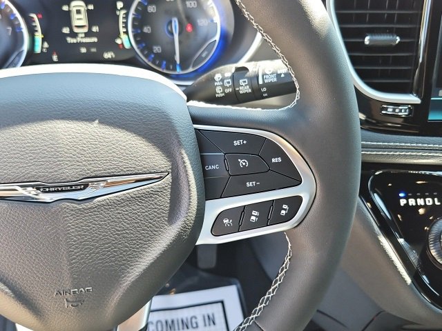 New 2026 Chrysler Pacifica Select image 16