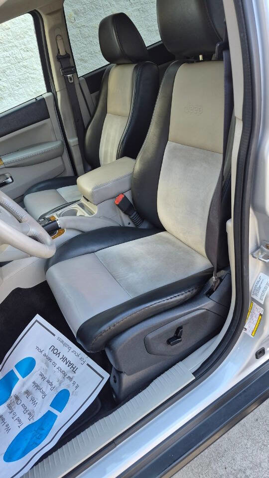 Used 2009 Jeep Grand Cherokee Limited image 51