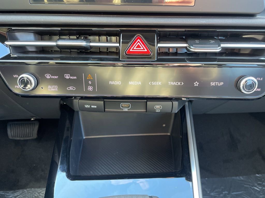 New 2026 Kia Niro LX image 21