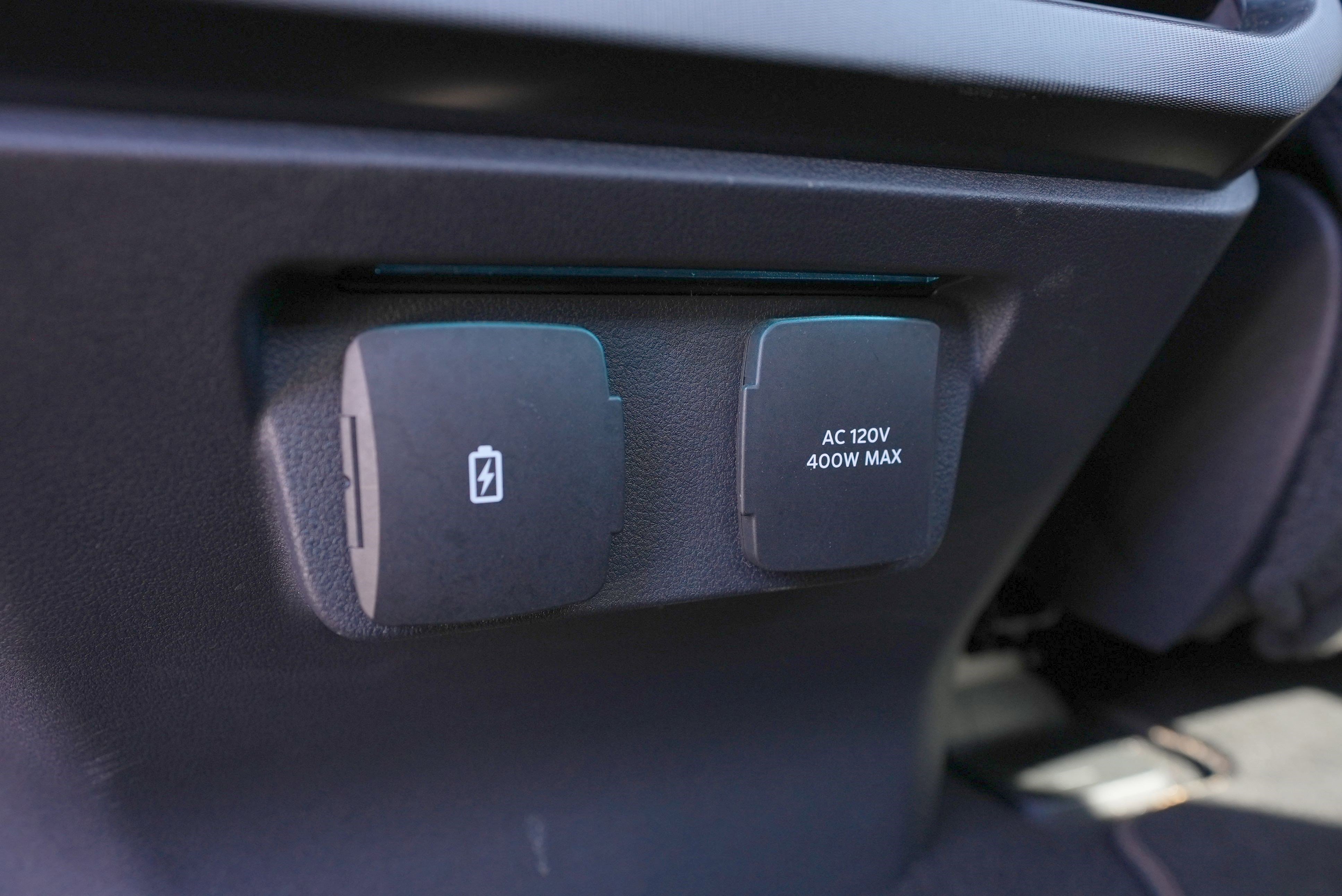 Used 2023 Ford F150 Platinum w/ FX4 Off-Road Package image 22