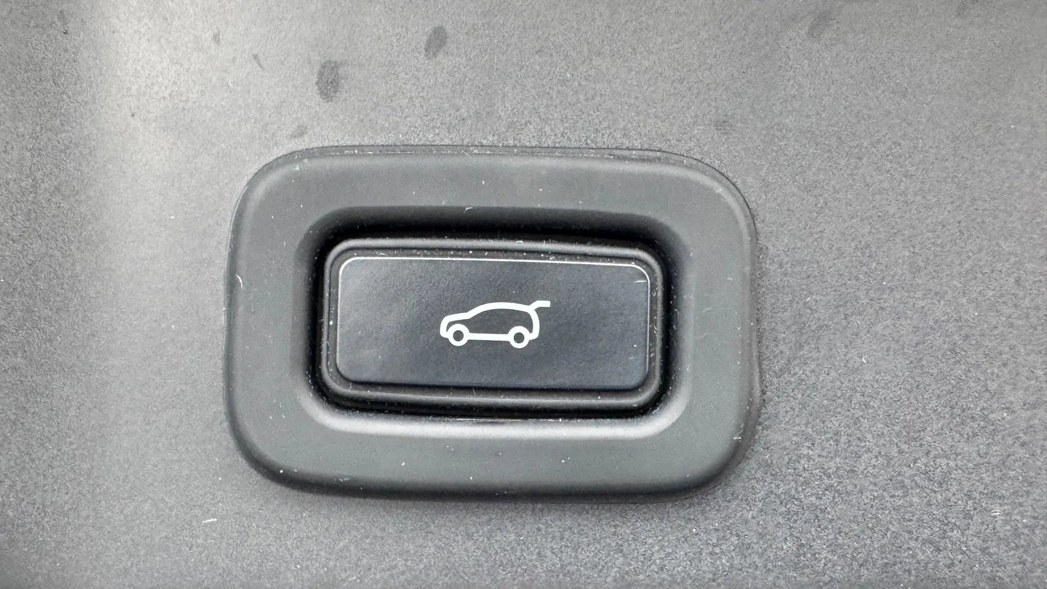 Used 2020 Land Rover Range Rover Evoque SE image 16