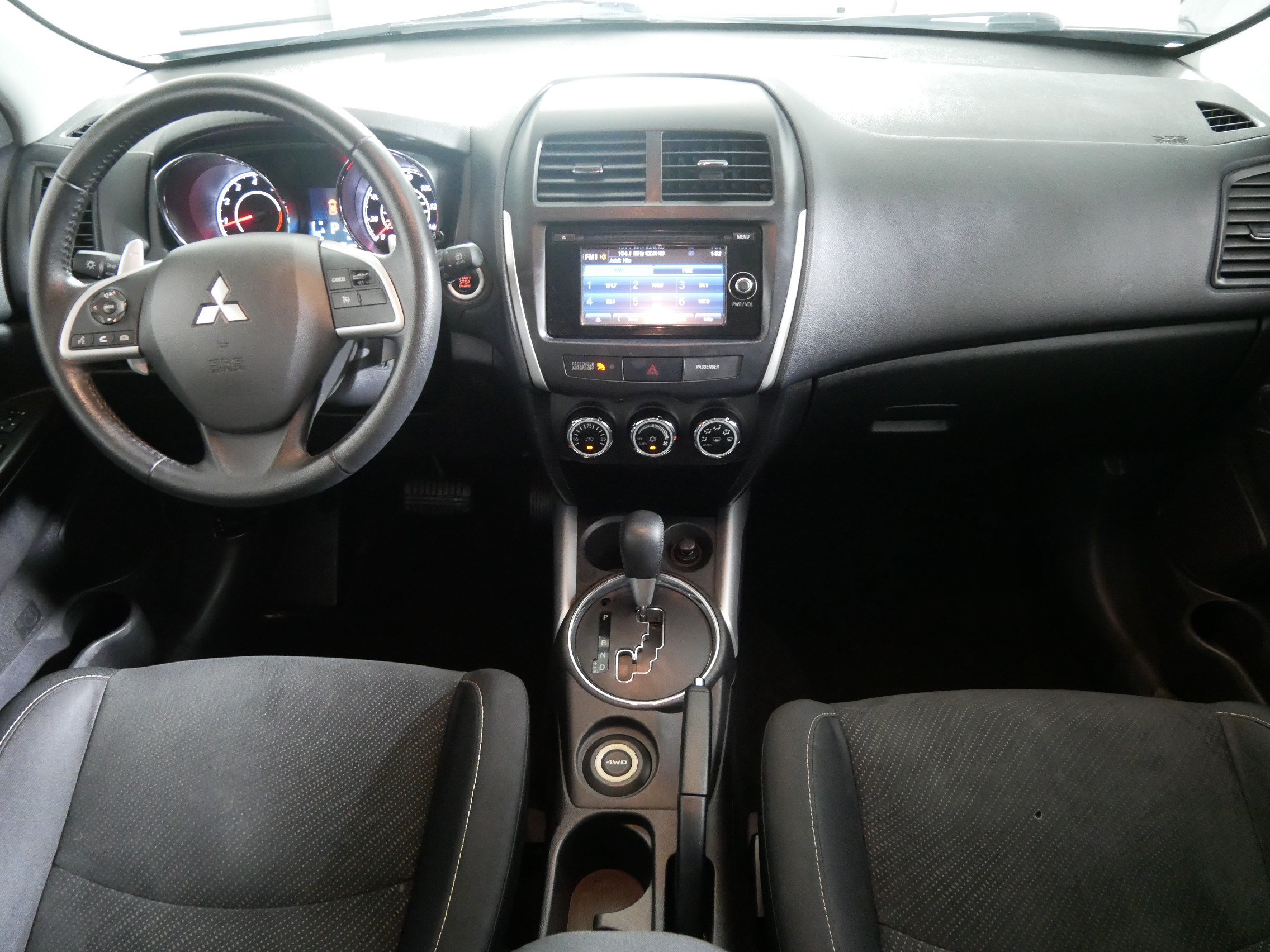 Used 2014 Mitsubishi Outlander Sport SE AWD/4WD image 10