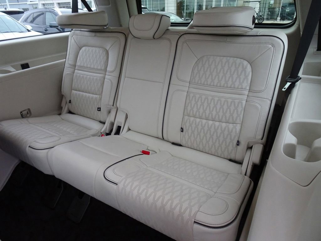 Used 2023 Lincoln Navigator L Black Label AWD/4WD image 16