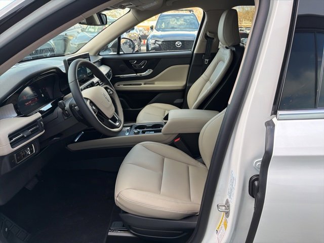 New 2026 Lincoln Corsair Premiere image 8