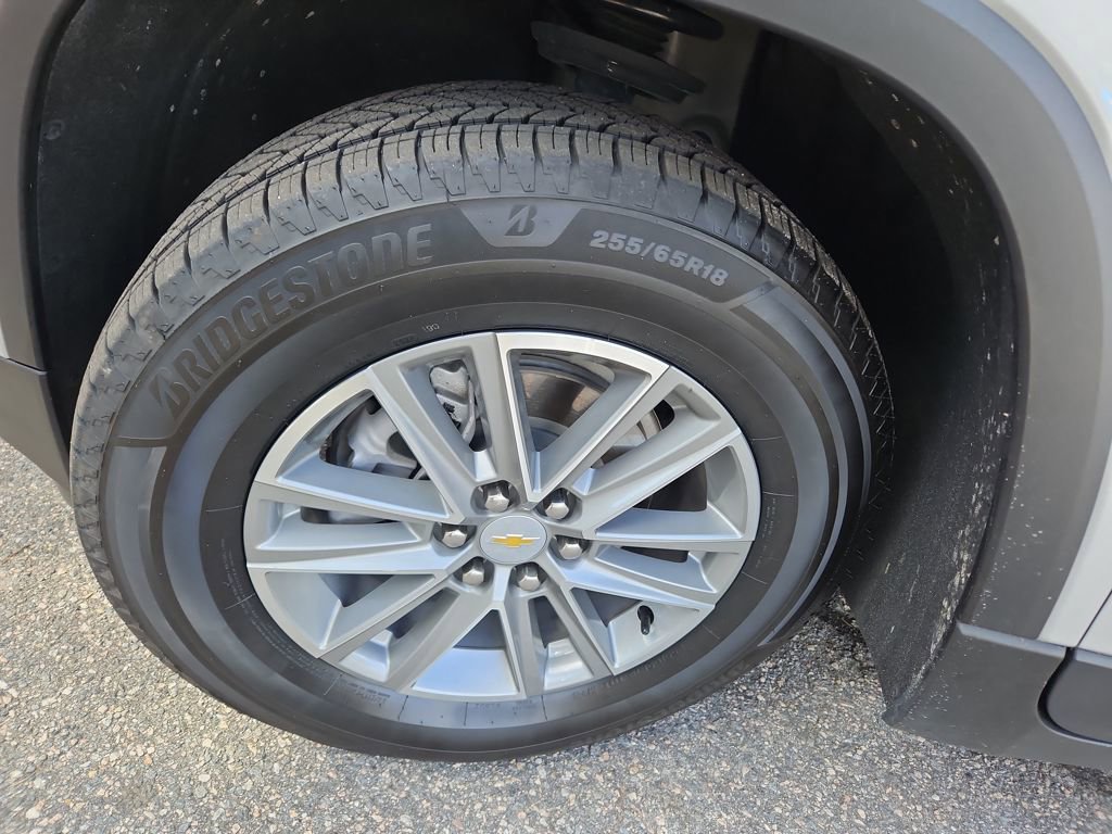 Used 2022 Chevrolet Traverse LT image 35