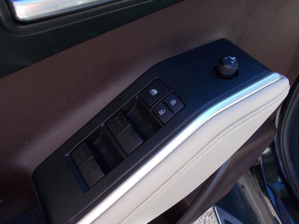 Used 2021 Toyota Highlander XLE image 20