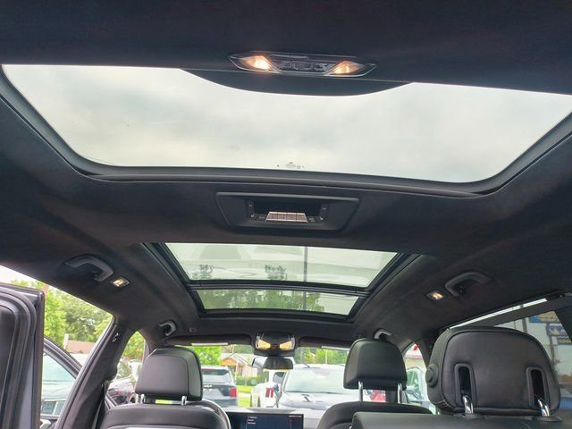 Used 2024 BMW X7 M60i w/ Executive Package image 8