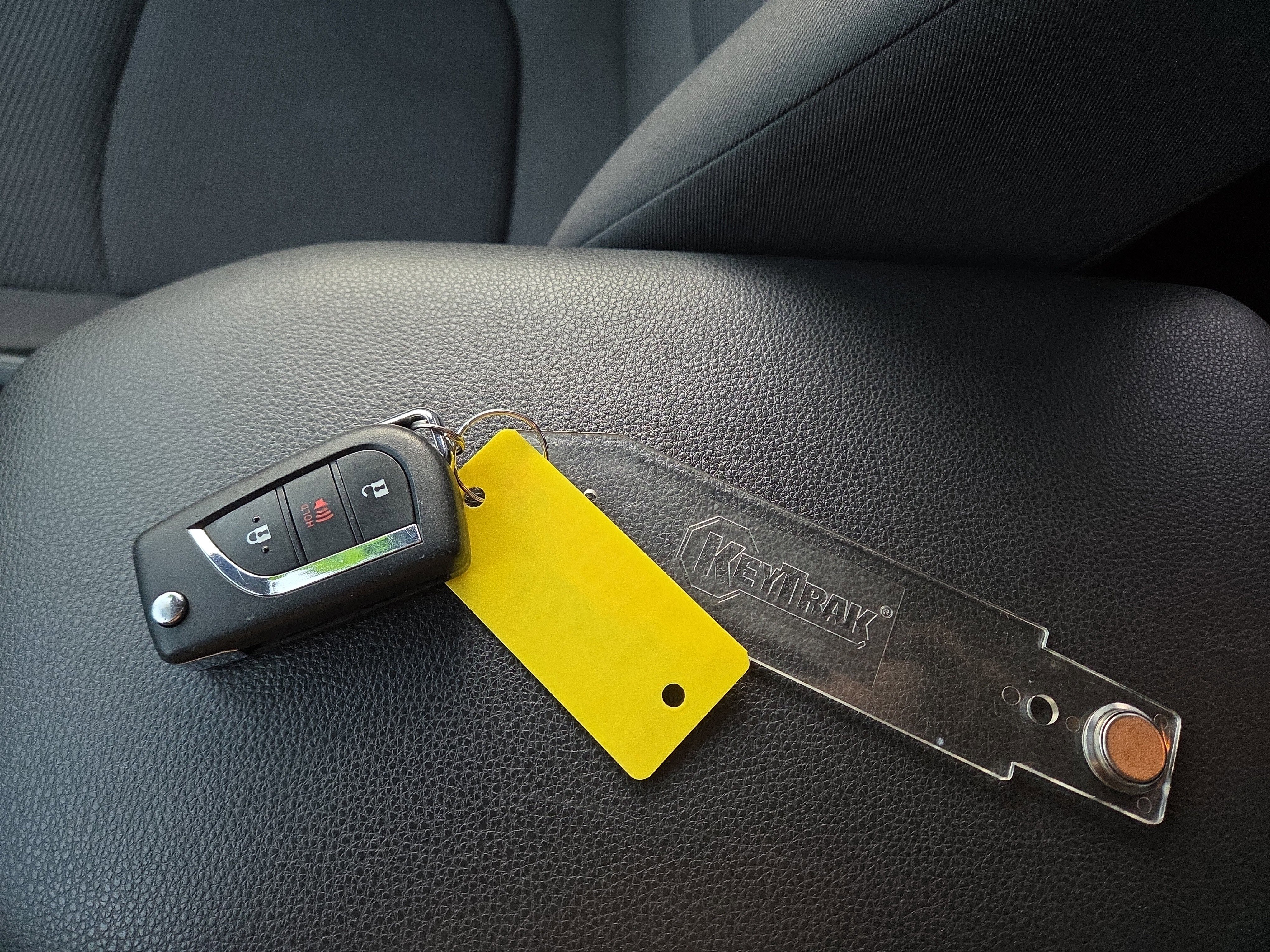 Used 2020 Toyota RAV4 LE image 27