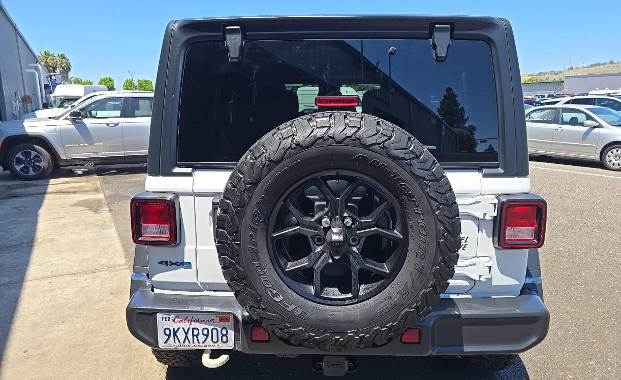 Used 2024 Jeep Wrangler Unlimited AWD/4WD image 5