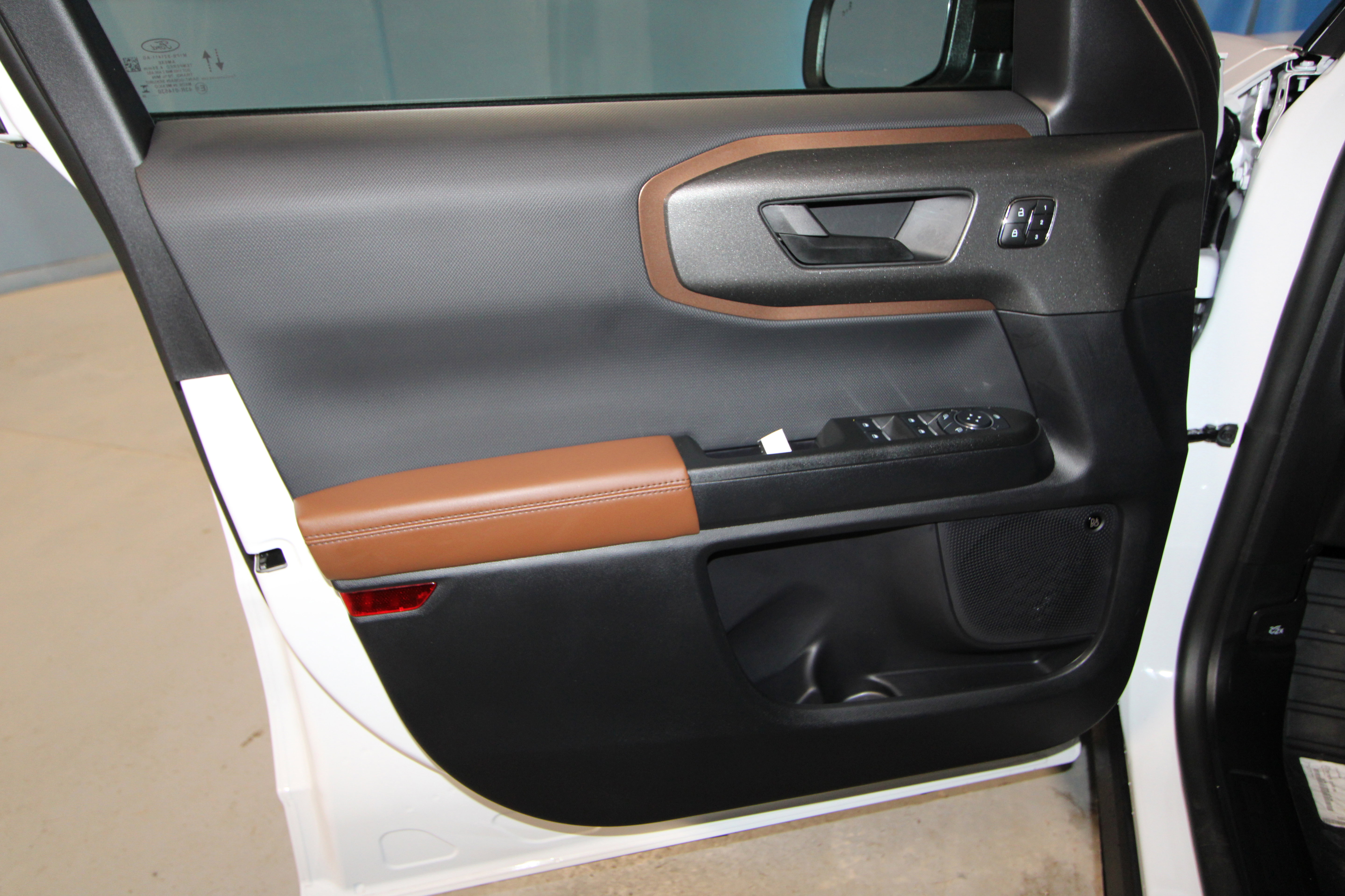 New 2026 Ford Bronco Sport Outer Banks w/ Outer Banks Tech Package+ AWD/4WD image 4