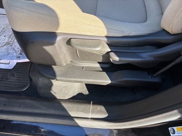 Used 2022 Chevrolet Traverse LS image 12